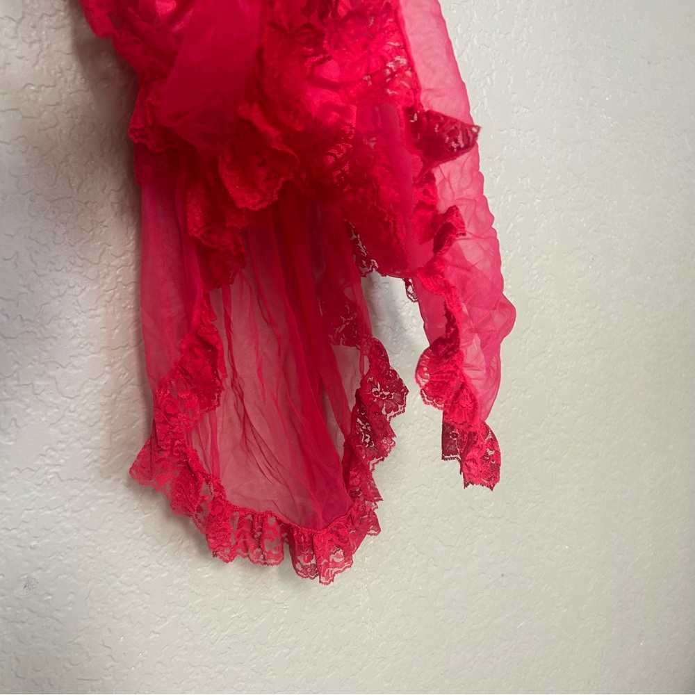 Vintage Red Lacey chemise ruffled full skirt size medium with matching undies - Picture 4 of 9